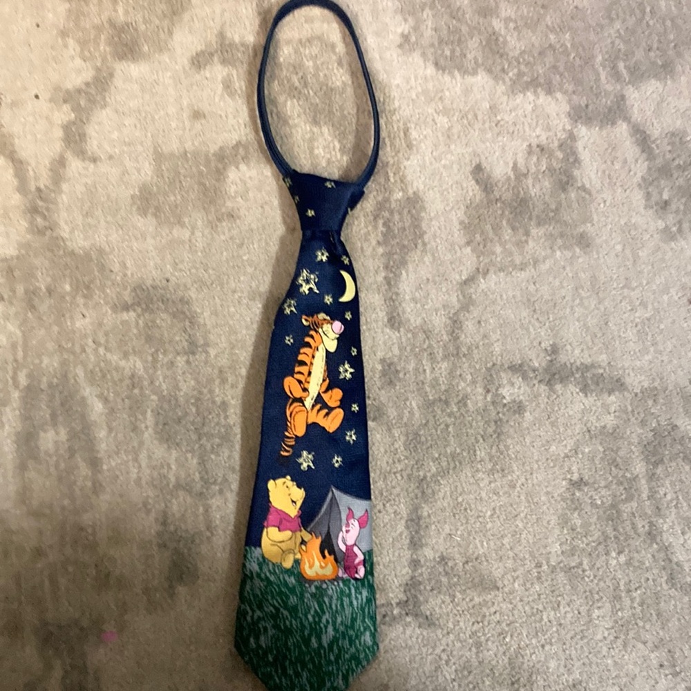 Ellerbeck Christina Pooh, Tigger and Piglet tie